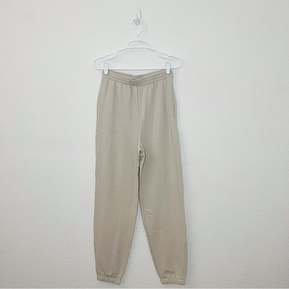 (Sold) H&M Beige Relaxed Fit Joggers Taupe Sweatpants Oversized Loungewear - Picture 2 of 9